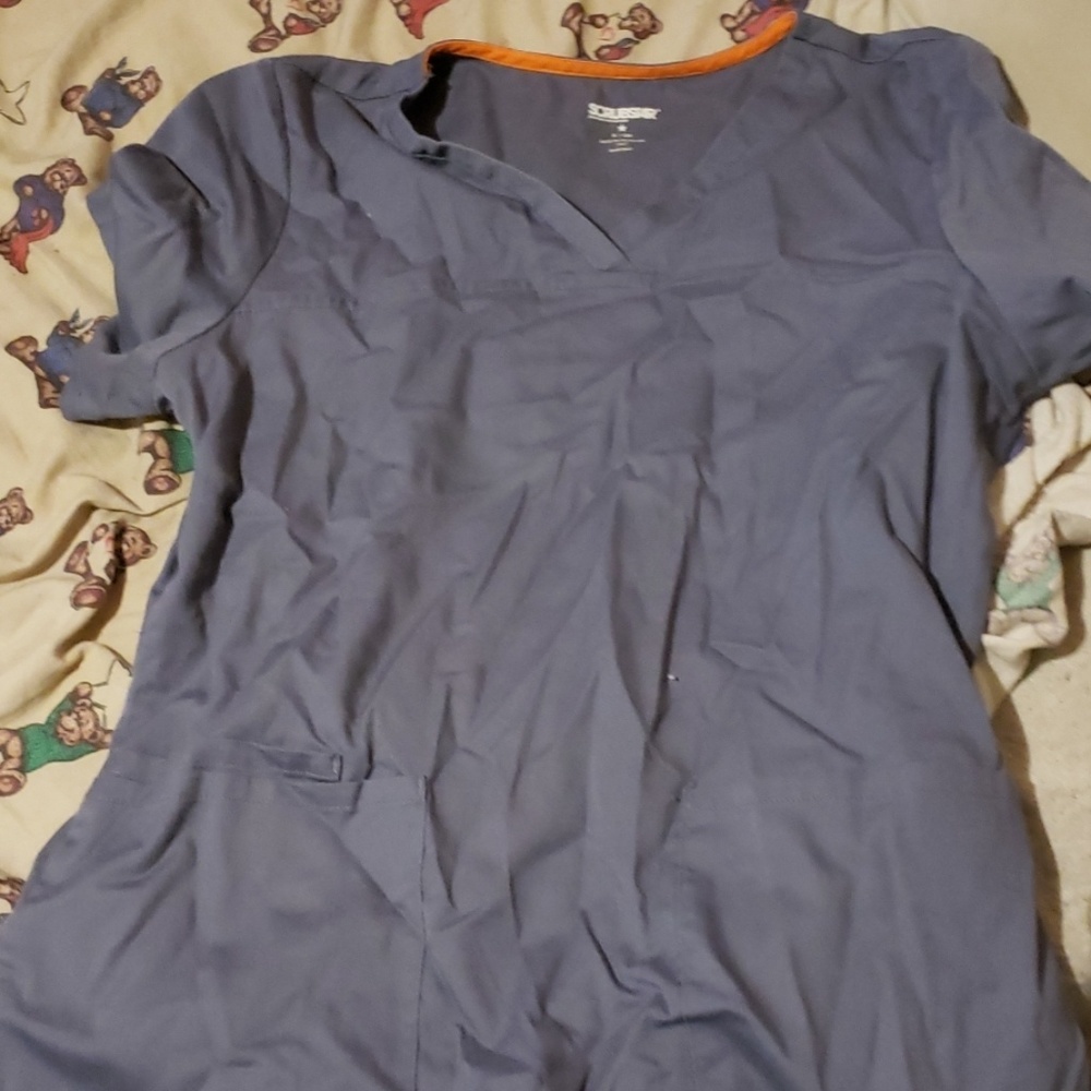 Scrub top